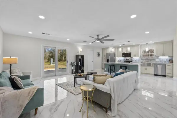 12219 Oakline Drive, Brookside, TX 77581