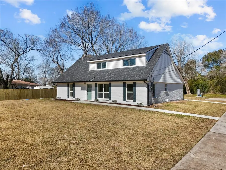 12219 Oakline Drive, Brookside Village, TX 77581 - Image #2