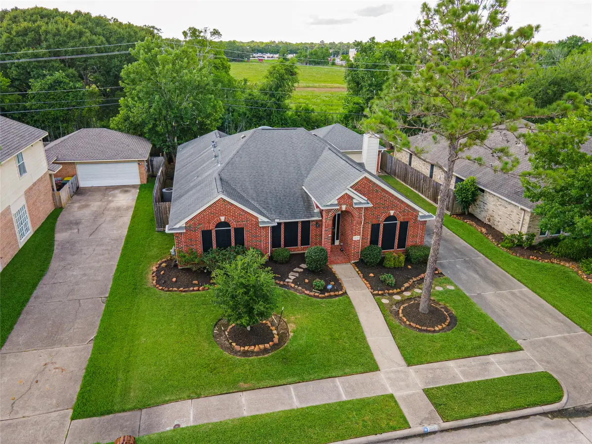 3522 Pine Chase Drive, Pearland, TX 77581 - #1