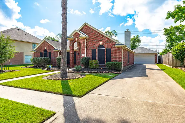 3522 Pine Chase Drive, Pearland, TX 77581