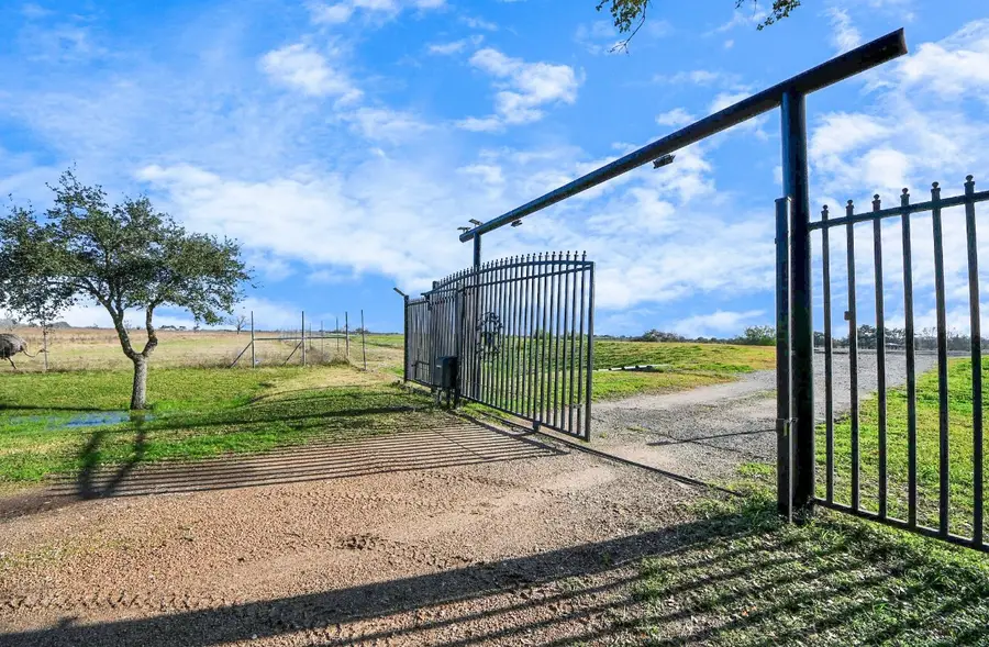 5523 Ehrman Lake Lane, Wallis, TX 77485 - Image #3