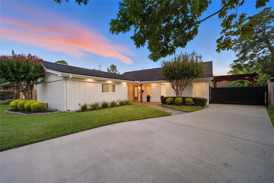 535 Azaleadell Drive, Houston, TX 77018 - Image #2