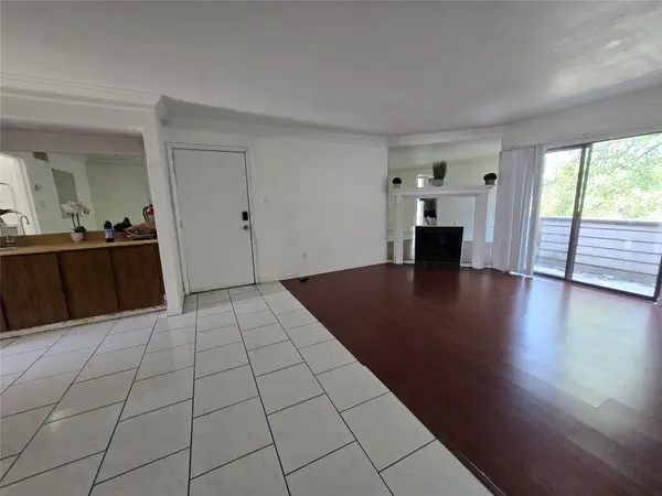8323 Wilcrest Drive #8004, Houston, TX 77072