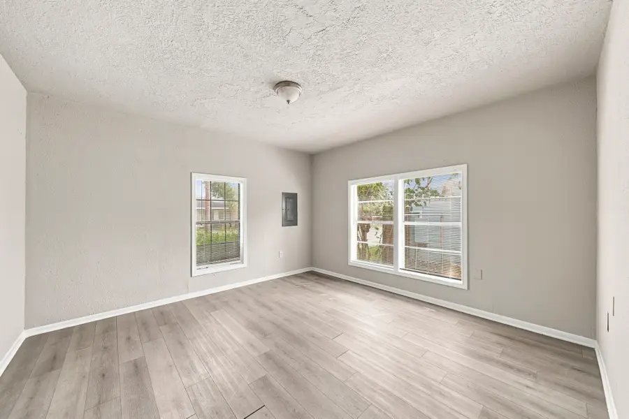 605 W Cleveland Street, Baytown, TX 77520 - #3