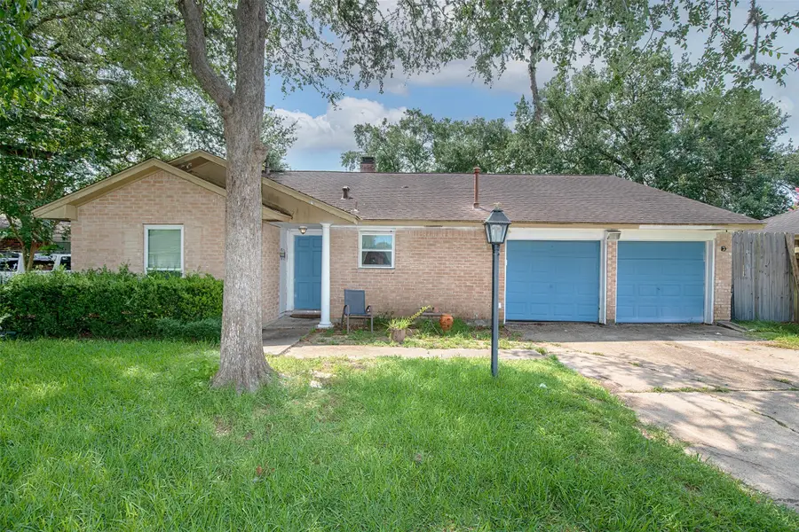 5011 Encino Court, Friendswood, TX 77546 - #2
