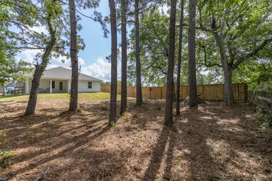 103 Lakeway Circle, Anahuac, TX 77514 - #2