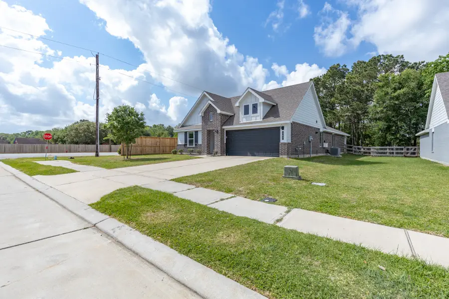 103 Lakeway Circle, Anahuac, TX 77514 - #3