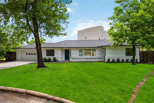 8419 Bluegate Court, Houston, TX 77025