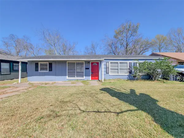 5835 Kenilwood Drive, Houston, TX 77033