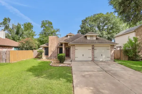 2514 S Mission Circle, Friendswood, TX 77546