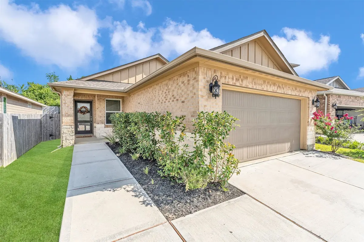 208 Charles Ridge Drive, Montgomery, TX 77316 - #1