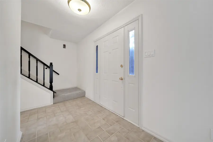 34 Village Knoll Place, The Woodlands, TX 77381 - Image #3