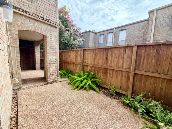 4639 Wild Indigo Street #463, Houston, TX 77027