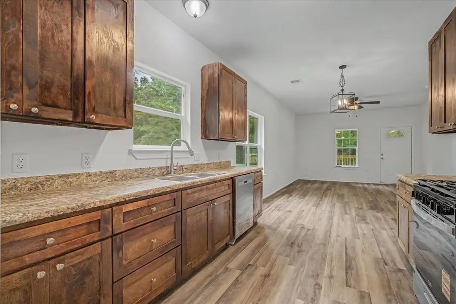 517 E Linney Street, Dayton, TX 77535 - #3