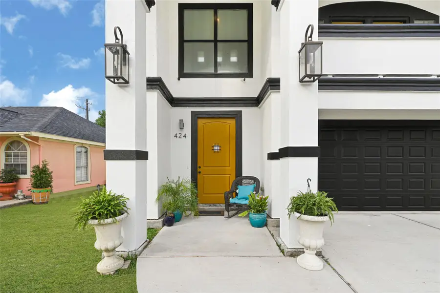 424 S Holmes Street, La Porte, TX 77571 - #3