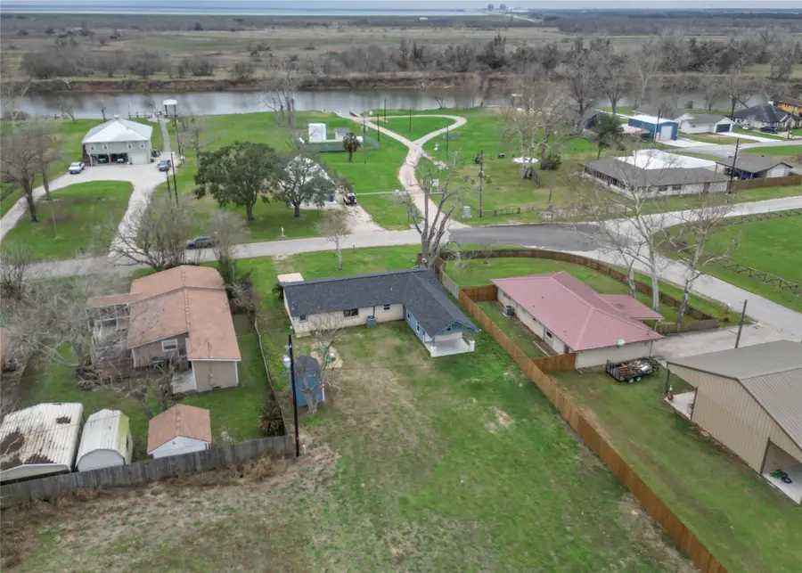 17 County Road 243, Bay City, TX 77414 - Image #3
