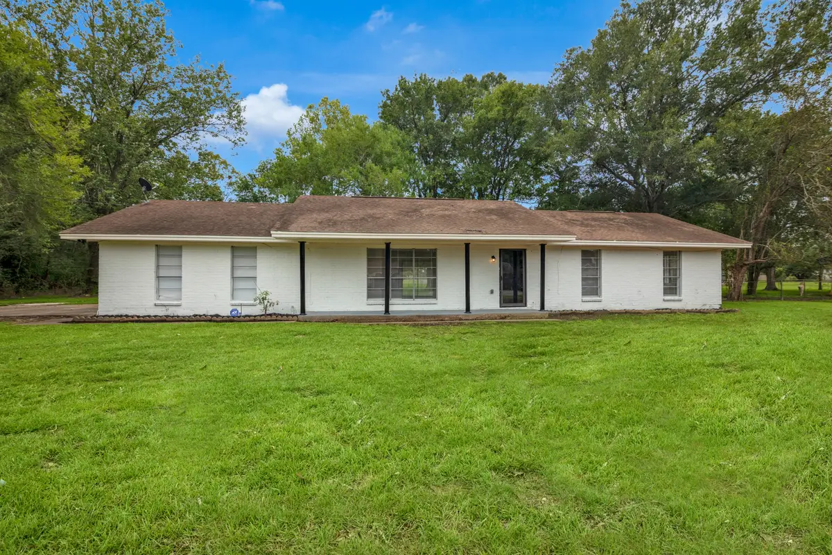 290 E Smith Street, Sour Lake, TX 77659 - Image #1