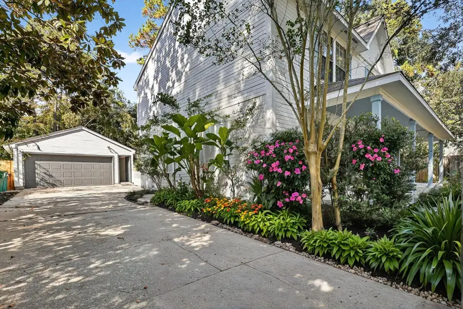 19 Hickory Oak Drive, The Woodlands, TX 77381 - Image #3