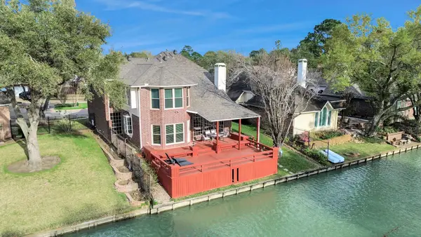 1251 Misty Lake Court, Sugar Land, TX 77498