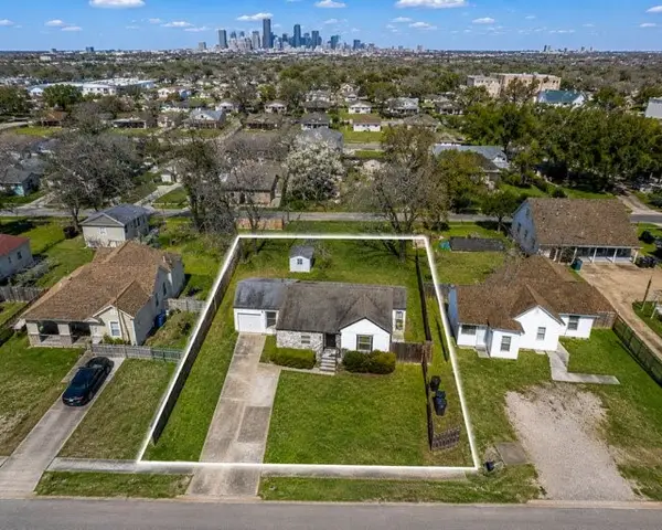 2305 Spence Street, Houston, TX 77093