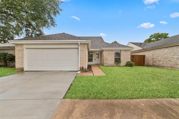 6322 Lynkat Lane, Houston, TX 77083