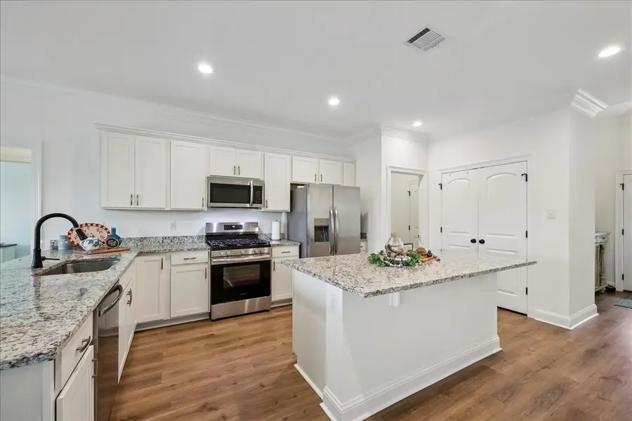 1115 Little Cypress Loop, Orange, TX 77632 - Image #2