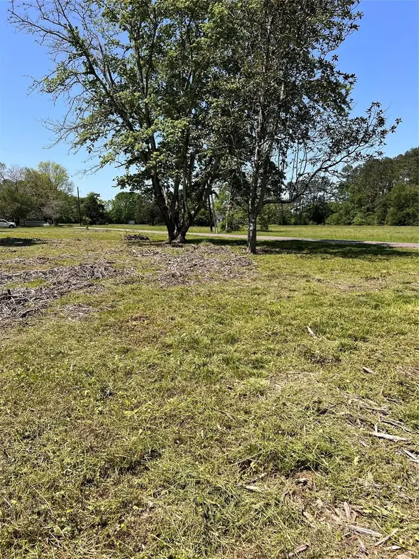 132 Paul Avenue, Dayton, TX 77535