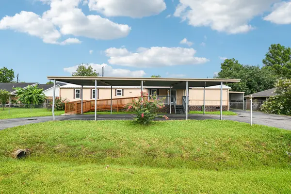 10629 Bois D Arc Street, La Porte, TX 77571