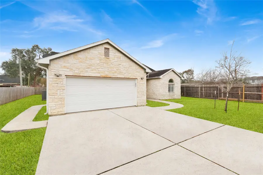 522 Teakwood Avenue, Fresno, TX 77545 - Image #2