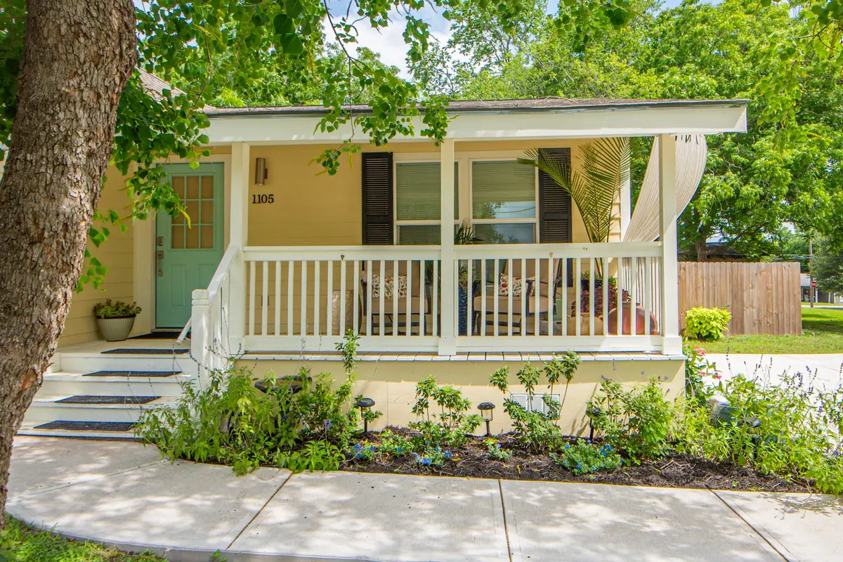 1105 E Alamo, Brenham, TX 77833 - #1