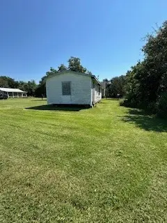 114 Sylvia Street, Anahuac, TX 77514 - Image #3