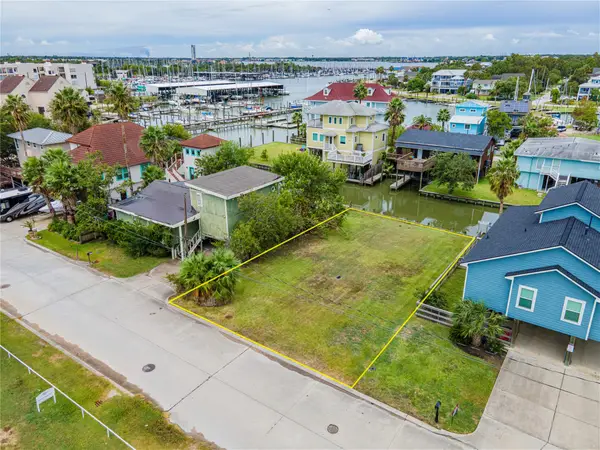 1014 Aspen Road, Clear Lake Shores, TX 77565