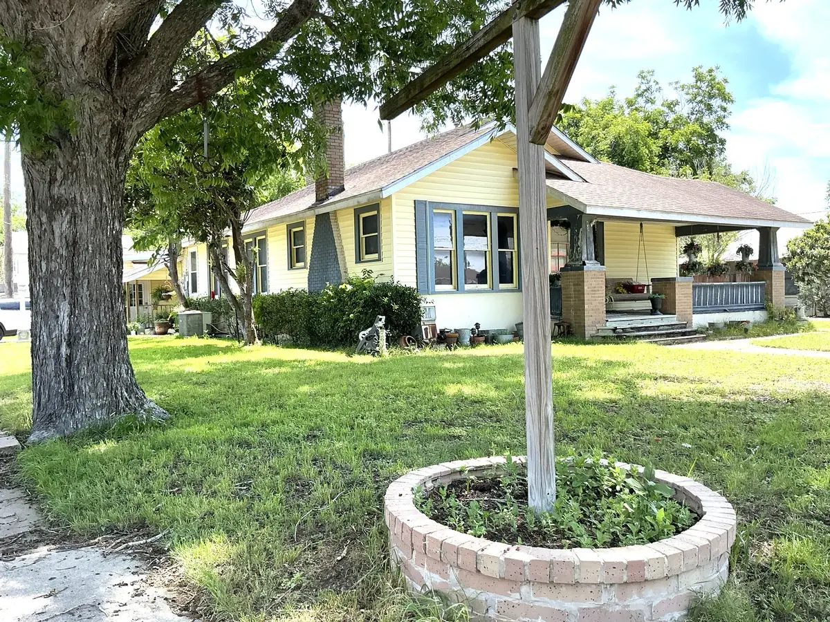 1026 Saint Paul Street, Gonzales, TX 78629 - #1