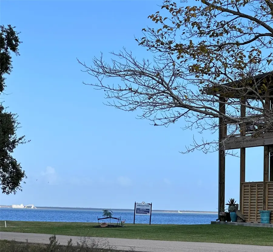 2 Shore Acres Circle, Shoreacres, TX 77571 - Image #2