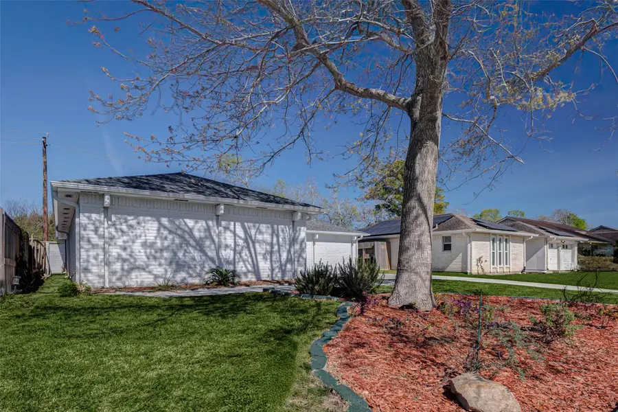 2207 Pilgrims Point Drive, Friendswood, TX 77546 - #2