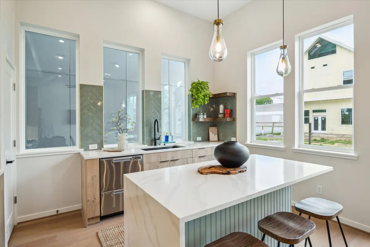 3909 Yale Heights Drive, Houston, TX 77018 - Image #1