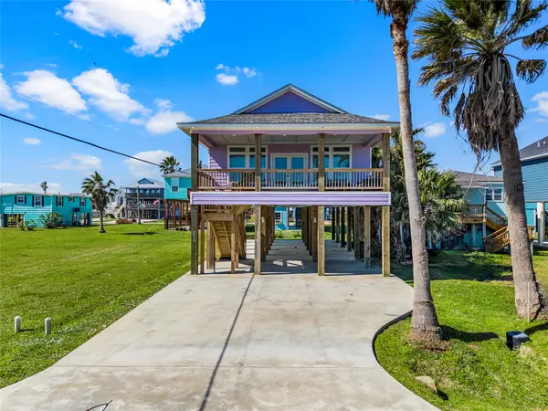 4028 Surf Drive, Galveston, TX 77554
