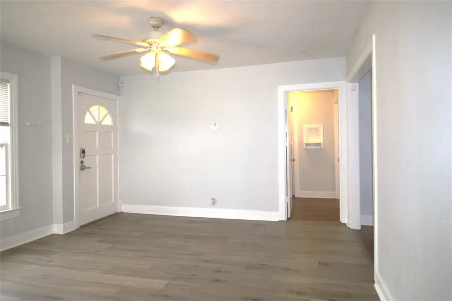 1109 Manor Drive, Victoria, TX 77901 - Image #2