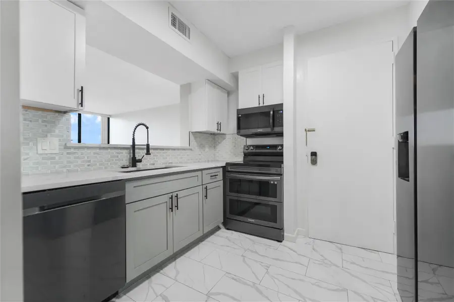 5001 Woodway Drive #705, Houston, TX 77056 - Image #3