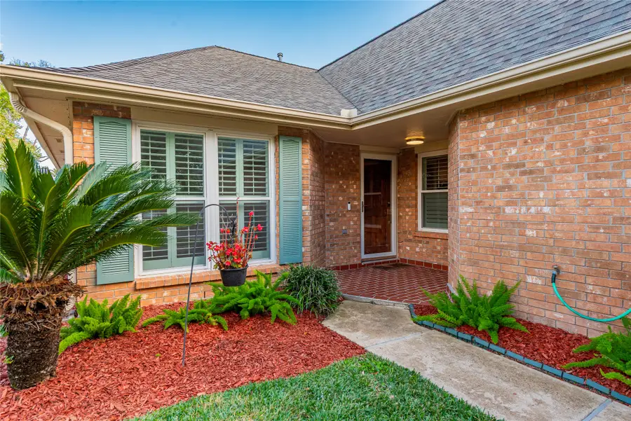 807 Woodfern Glen Lane, Pearland, TX 77584 - Image #2