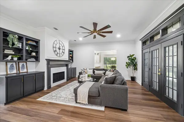 15415 Skyhawk Lane, Beach City, TX 77523