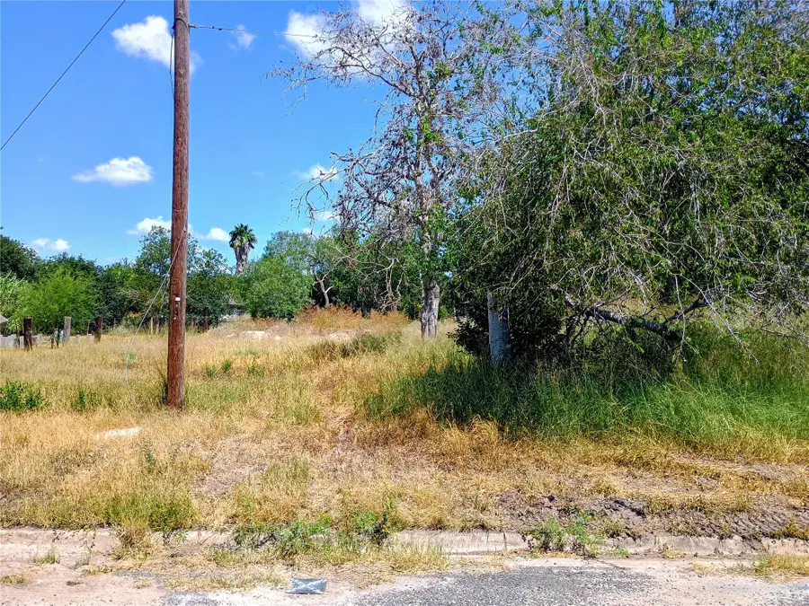 1200-1206 W Crockett Street, Beeville, TX 78102 - #3