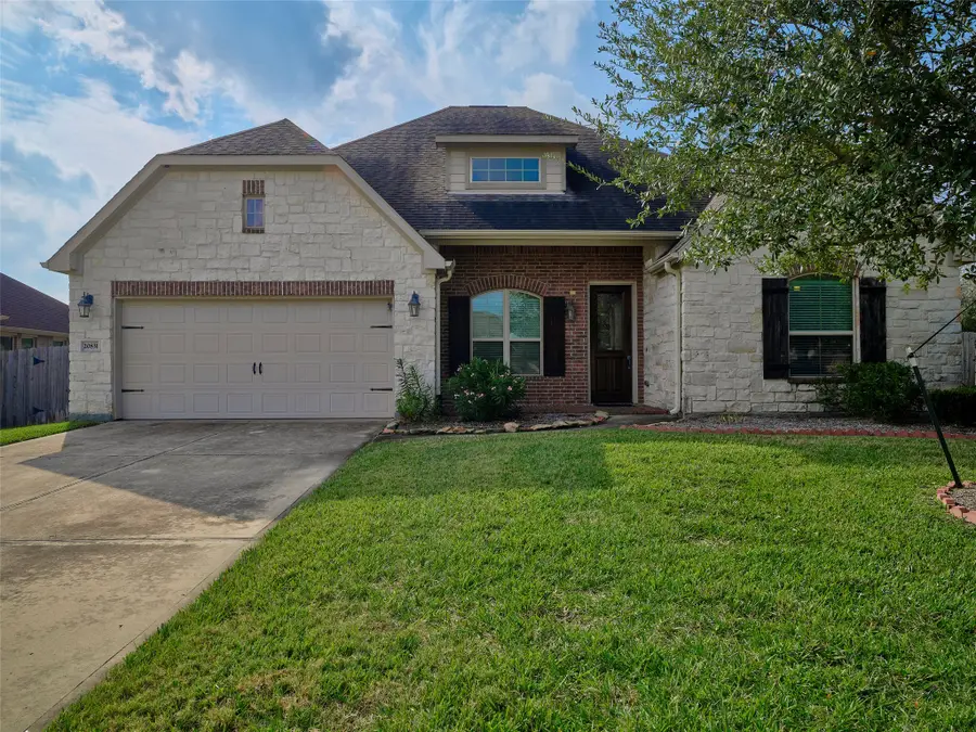 20831 Camelot Legend Drive, Tomball, TX 77375 - Image #2
