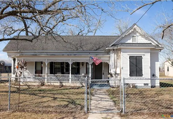 202 E 4th St, Nordheim, TX 78141