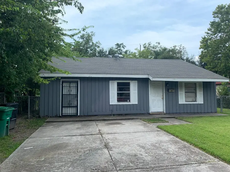 7319 Mountbatten Road, Houston, TX 77033 - #2