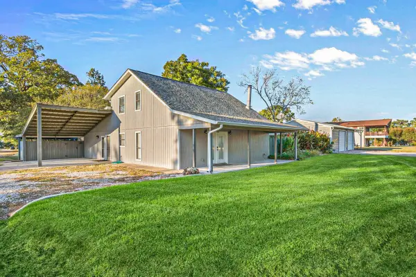 241 Bluff Drive, Livingston, TX 77351