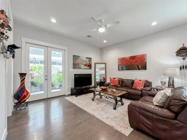 1104 Pearl Wood Drive, Houston, TX 77008