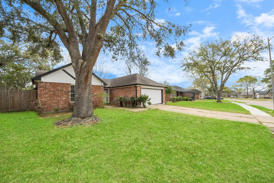 4915 Pecan Grove Drive, Pearland, TX 77584 - Image #2