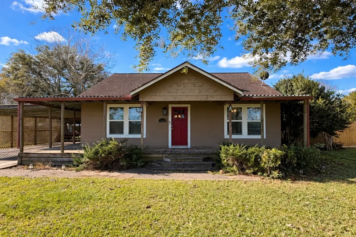 1514 Avenue F, Danbury, TX 77534 - Image #1