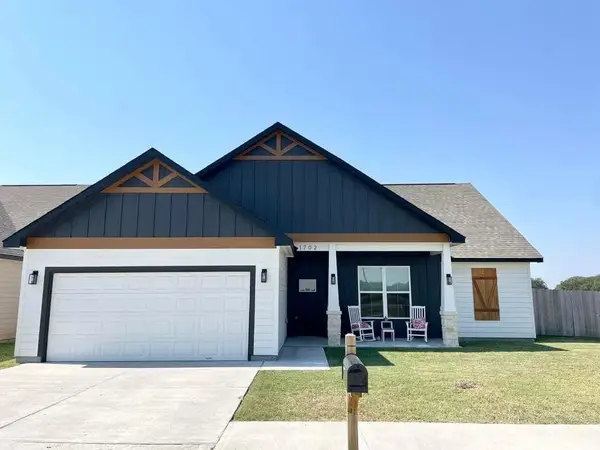1702 Lantana Lane, El Campo, TX 77437